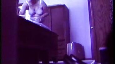 فاتنة صغيرة Ashlynn يتسلق جبل الديك افلام سكسي عراقي