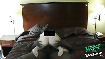 Naughty America: Sexy & Juicy افلام سكسي ايجات ، منى عازار ، تتأهل وتدليك من قبل صديق صديقها على PornHD