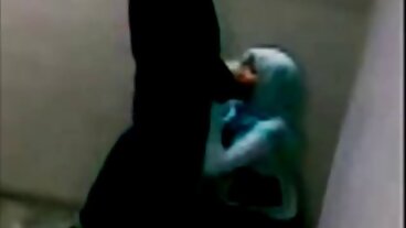 فاتنة افلام سكسي اباحيه صغيرة Ashlynn يتسلق جبل الديك